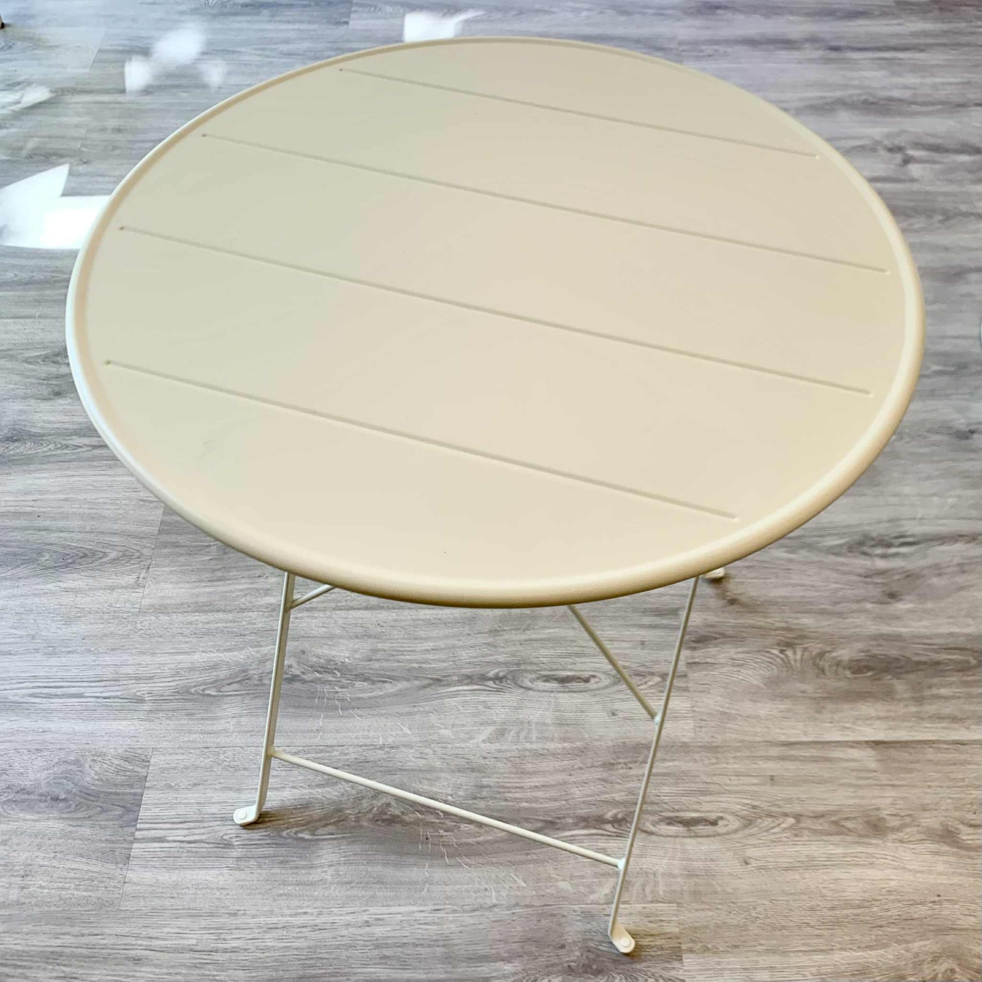 Stort bord Ø65 cm, 1799,- (inklusiv fugning)