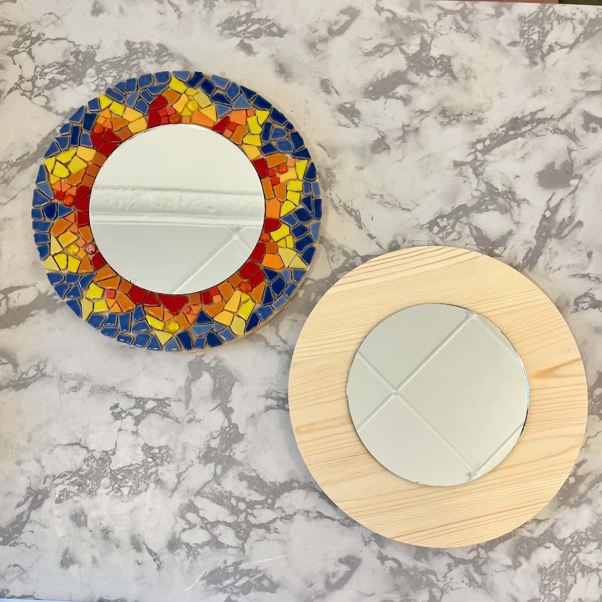 Spejl, Ø30cm, 399,-